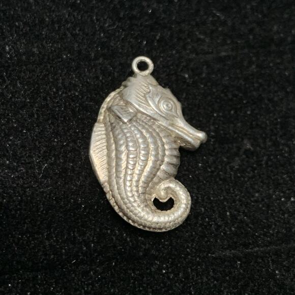 Vintage Sterling 925 Silver Puffy 3D Seahorse Charm - Picture 1 of 4